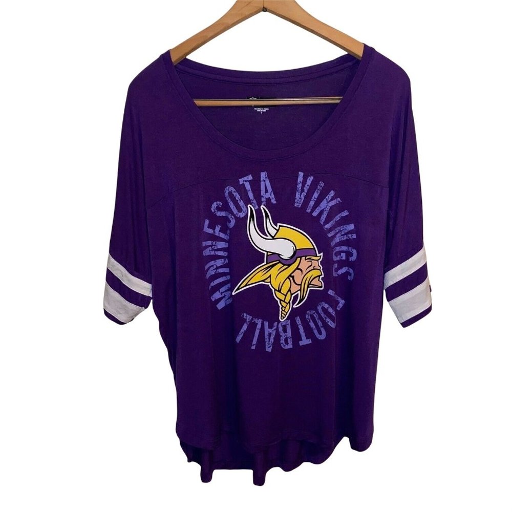 Minnesota Vikings Relaxed Fit Short Sleeve Tee by NFL Apparel – Women’s Large